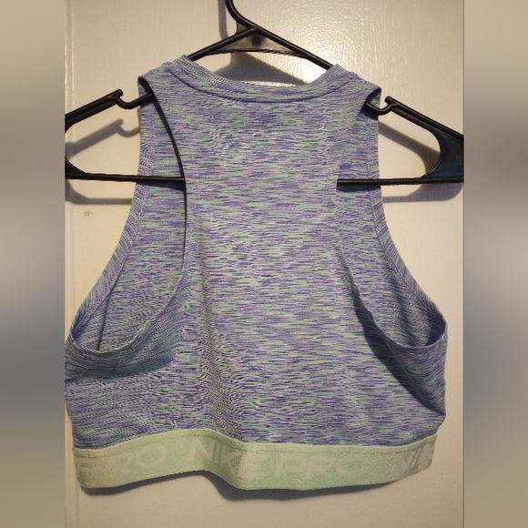 Nike dri fit top - Picture 4 of 4